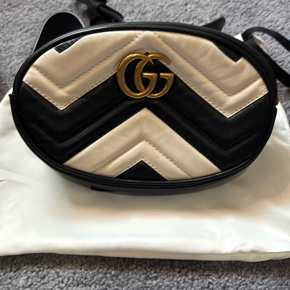 ♥️Authentic Gucci Belt bag - Picture 1 of 13
